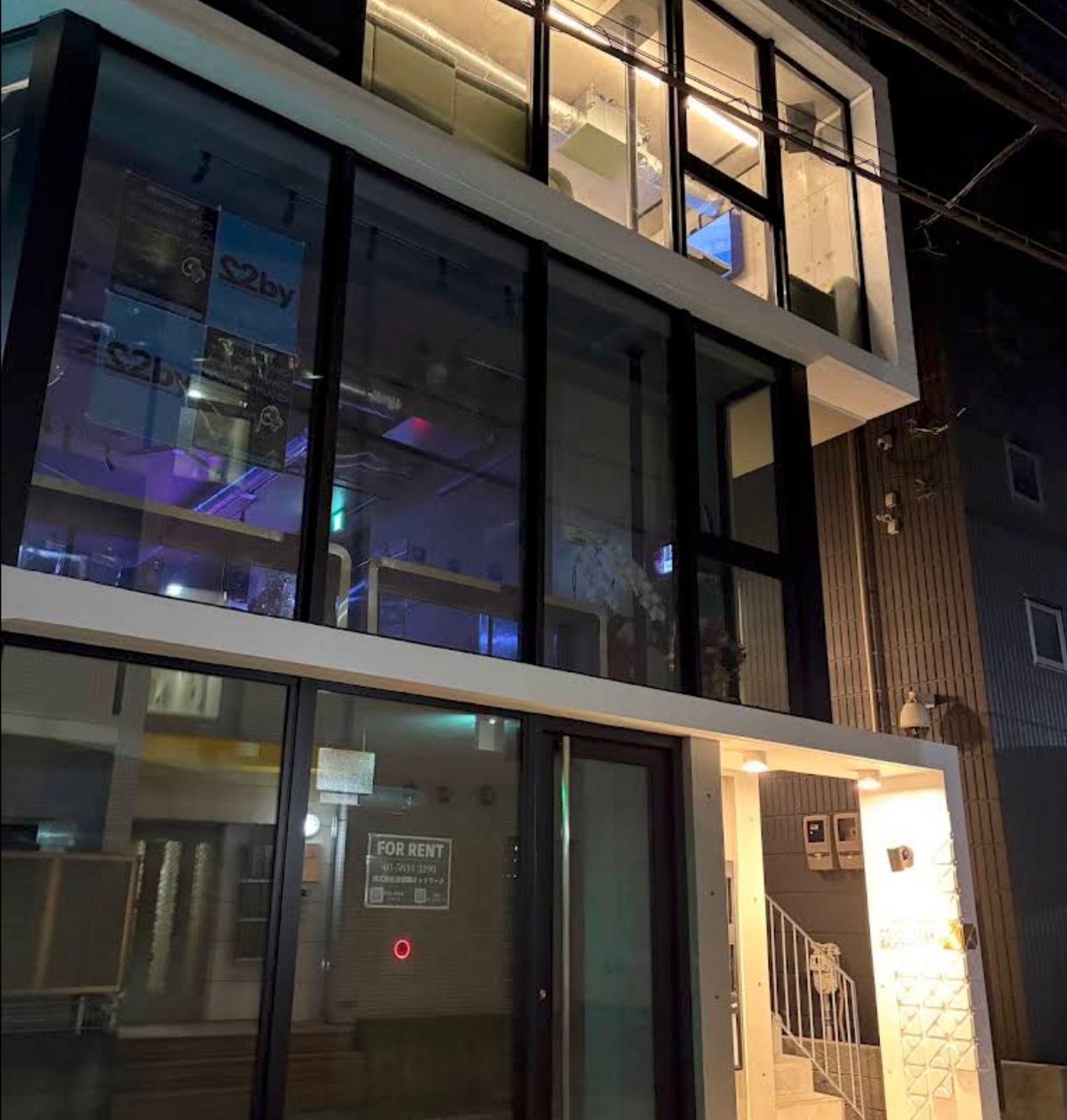 BAR lounge NEST(ネスト) 店内写真